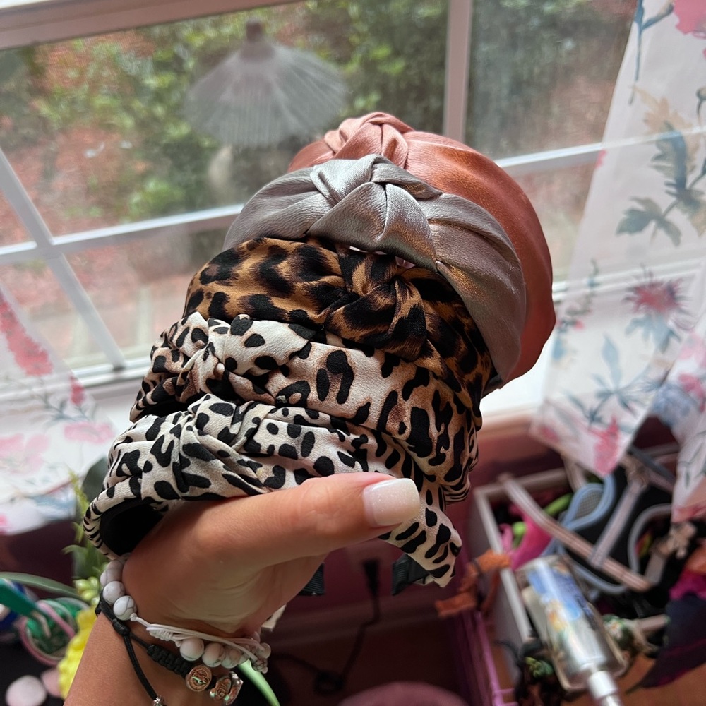 NWT Knot headbands